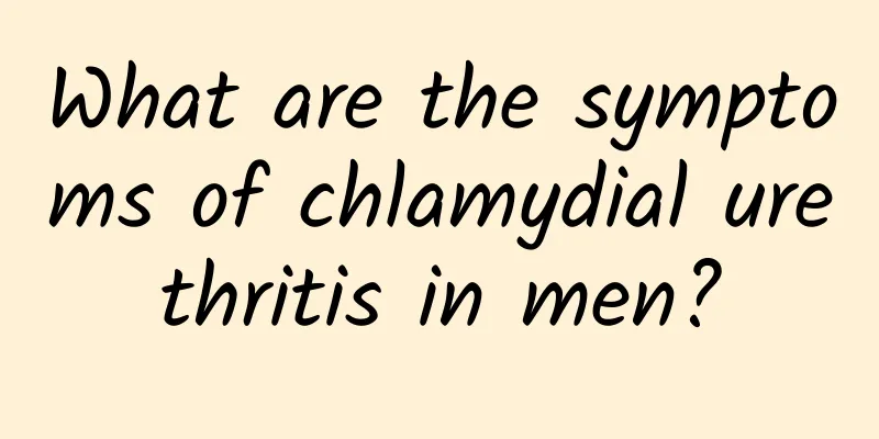 What are the symptoms of chlamydial urethritis in men?